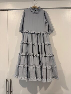 Girls beautiful ruffled dress WORN ONCE